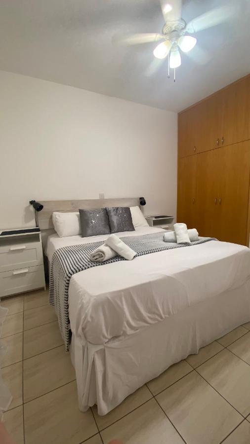 1 Bedroom Garden Flat, Sleeps 4 パ フォス エクステリア 写真